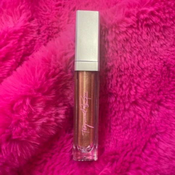 Rich Liquid Matte Lipstick For Women, Gold Lip Color - Picture 4 of 4